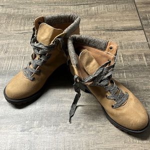 Tan Boots 8.5